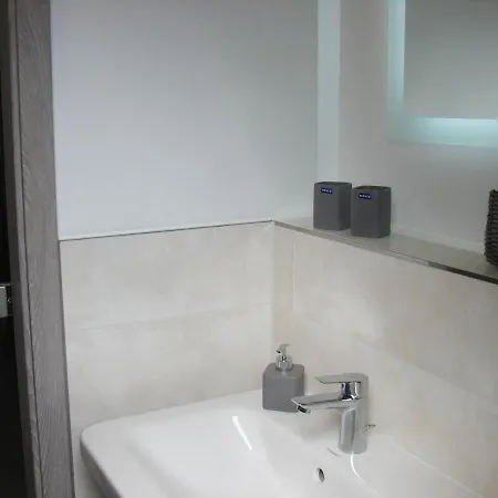 شقة Ferienzimmer Zentrum باد سشاندو